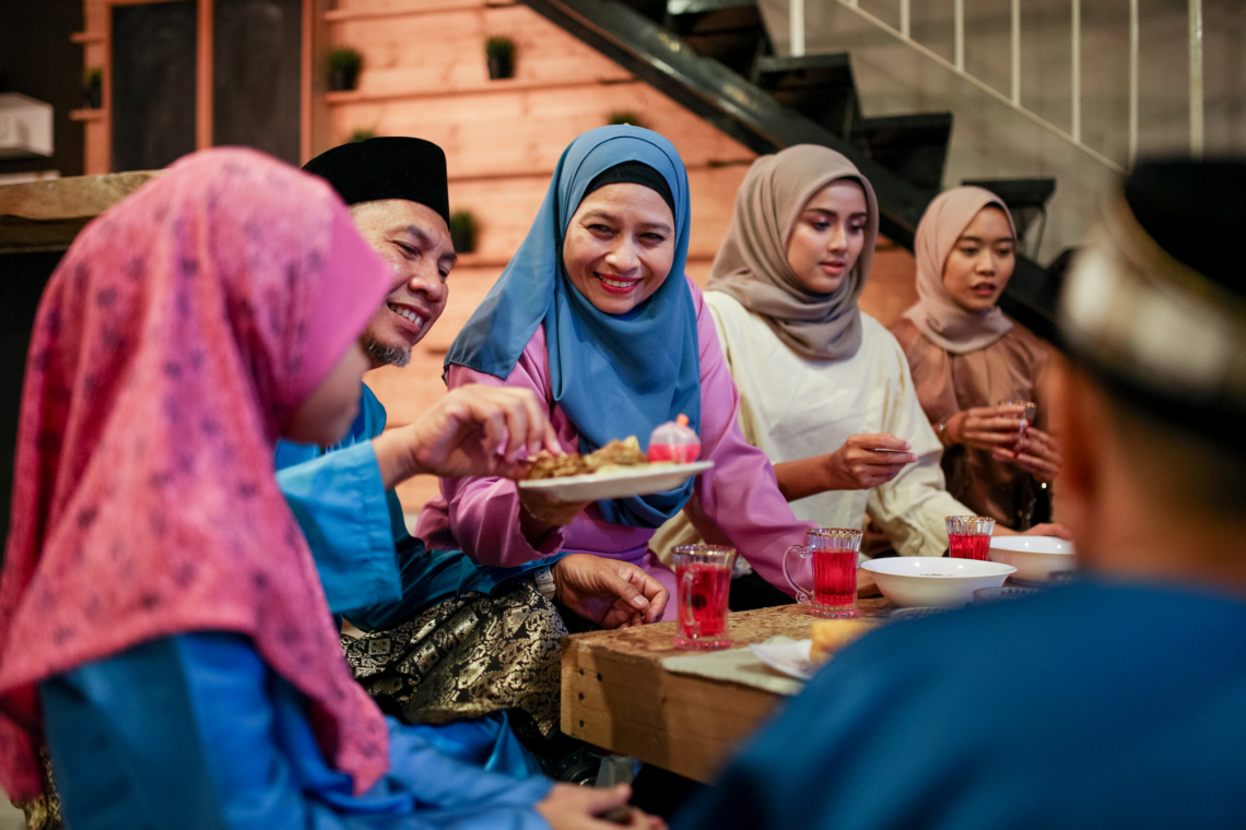 Simple Acts of Kindness You Can Do This Ramadan